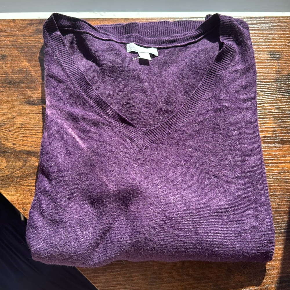 New York & Company Purple V neck sweater Sz M